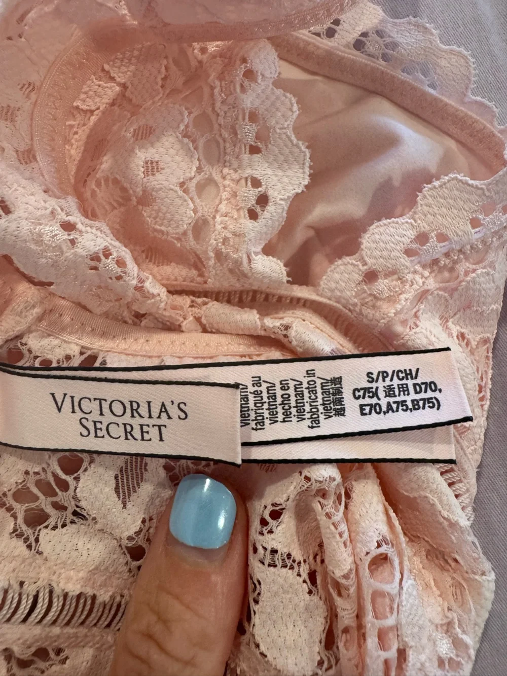 Victoria’s Secret pink lace bralette